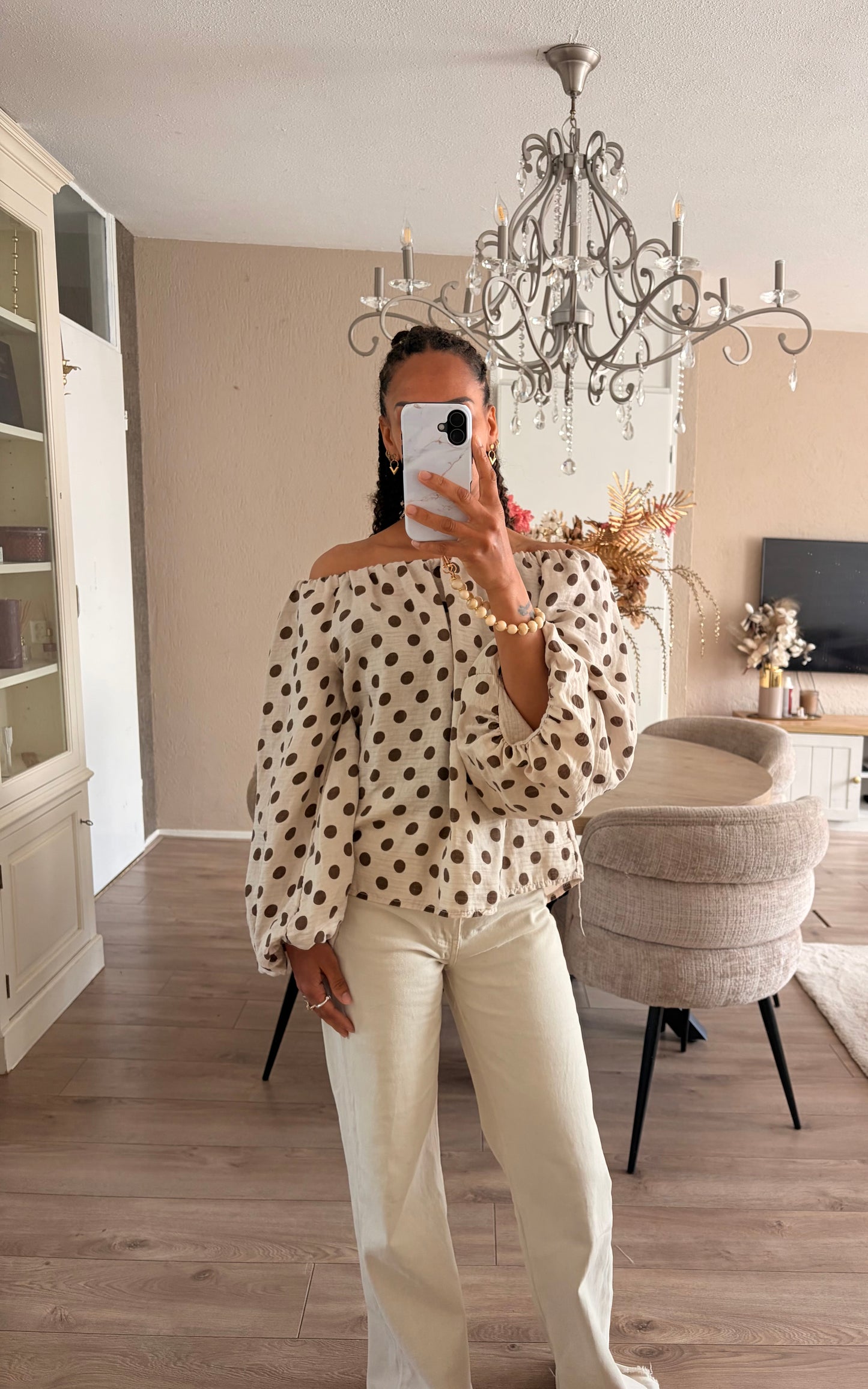Polkadot off shoulder beige