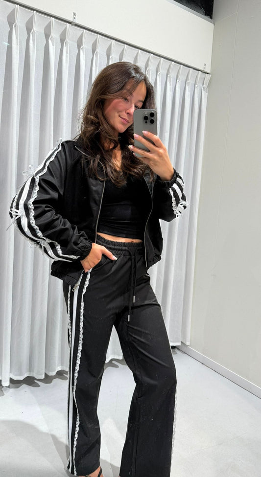 Setje, zwart met strik